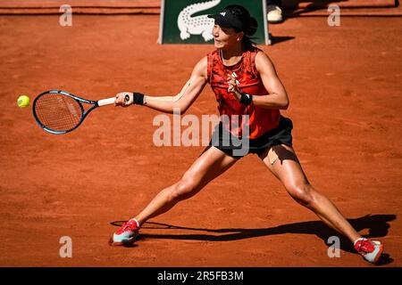 Paris, France, France. 3rd June, 2023. Xinyu WANG of China during the seventh day of Roland-Garros 2023, French Open 2023, Grand Slam tennis tournament at the Roland-Garros Stadium on June 03, 2023 in Paris, France. (Credit Image: © Matthieu Mirville/ZUMA Press Wire) EDITORIAL USAGE ONLY! Not for Commercial USAGE! Stock Photo