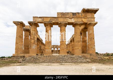 The Temple of Hera at Selinunte (Temple E  on the East Hill),  ancient Greek city. Parco Archeologico, Selinunte in Castelvetran.  It is the best cons Stock Photo