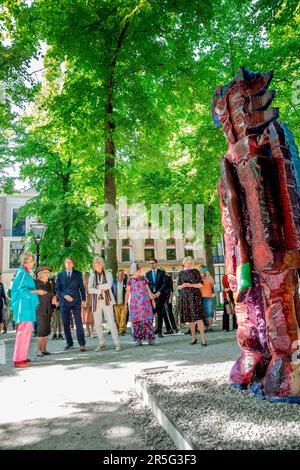 The Hague, Niederlande. 03rd June, 2023. Princess Beatrix of The Netherlands at the Lange Voorhout in The Hague, on June 03, 2023, to open the exhibition Voorhout Monumental, the open-air exhibition is organized by Pulchri Studio, an artists association and gallery for contemporary art Credit: Albert Ph vd Werf/Netherlands OUT/Point De Vue OUT/dpa/Alamy Live News Stock Photo