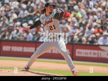 CHICAGO, IL - JUNE 03: Detroit Tigers second baseman Zack Short