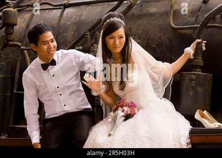 Vietnamese bride and groom, Dalat, Vietnam Stock Photo