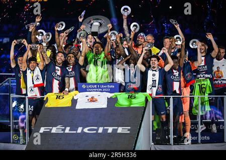 Paris, France, France. 3rd June, 2023. Paris Saint-Germain players celebrate first place in the 2022-23 French Ligue 1 championship with the trophy during the Ligue 1 match between Paris Saint-Germain (PSG) and Clermont Foot 63 at Parc des Princes Stadium on June 03, 2023 in Paris, France. (Credit Image: © Matthieu Mirville/ZUMA Press Wire) EDITORIAL USAGE ONLY! Not for Commercial USAGE! Credit: ZUMA Press, Inc./Alamy Live News Stock Photo