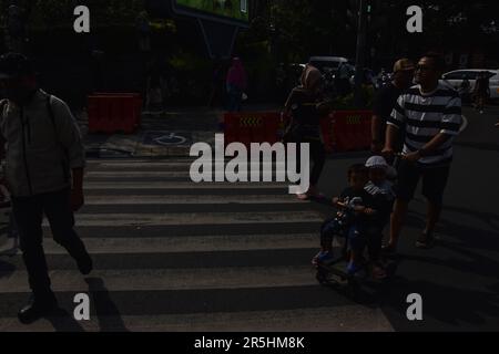 Bandung, West Java, Indonesia. June 4, 2023. People carry out Car Free Day activities on Jalan Dago, Bandung. The Bandung City Government officially conducted a car free day trial today after 3 years of experiencing a pandemic. Credit: Dimas Rachmatsyah/Alamy Live News Stock Photo