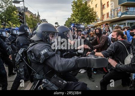 Leipzig, Germany. 03rd June, 2023. Police officers clash with protestors during left-wing demonstration. The so-called 'national day of Action' or 'Tag X' ('Day X') was organized by the far-left activists after a court in Dresden sentenced student Lina E. from Leipzig and three other far-left militants to several years in prison. They were found guilty of taking part in a series of violent attacks on neo-Nazis and other right-wing extremists between 2018 and 2020. Credit: SOPA Images Limited/Alamy Live News Stock Photo