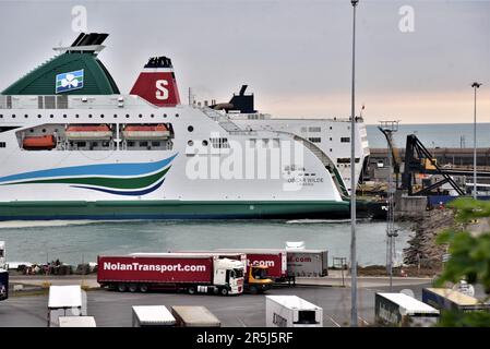 Irish Ferries new cruise ferry on the Irish Sea MS OSCAR WILDE pictured at Rosslare Harbour and after crossing the Irish Sea docking at Pembroke Dock Stock Photo