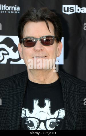 June 3, 2023, Los Angeles, CA, USA: LOS ANGELES - JUN 3: Charlie Sheen at the 2023 Beastly Ball at the LA Zoo on June 3, 2023 in Los Angeles, CA (Credit Image: © Kay Blake/ZUMA Press Wire) EDITORIAL USAGE ONLY! Not for Commercial USAGE! Stock Photo