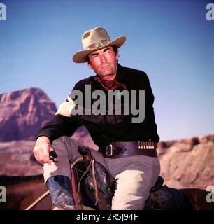 GREGORY PECK in MACKENNA'S GOLD (1969), directed by J. LEE THOMPSON. Credit: COLUMBIA PICTURES / Album Stock Photo