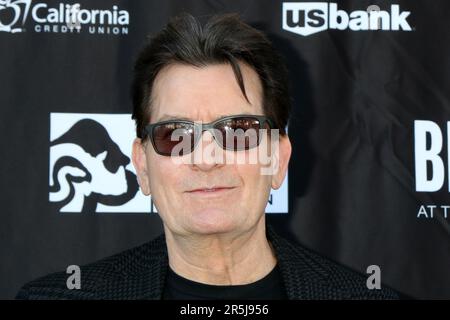 June 3, 2023, Los Angeles, CA, USA: LOS ANGELES - JUN 3: Charlie Sheen at the 2023 Beastly Ball at the LA Zoo on June 3, 2023 in Los Angeles, CA (Credit Image: © Kay Blake/ZUMA Press Wire) EDITORIAL USAGE ONLY! Not for Commercial USAGE! Stock Photo