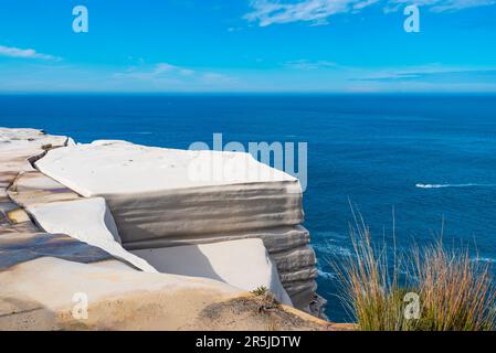 The famous Wedding Cake Rock on the Coast Track, 4km south of Bundeena in the Royal National Park in southern Sydney, Australia Stock Photo