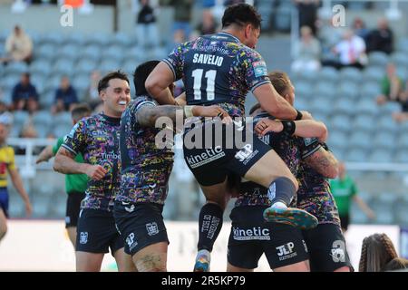 Newcastle, UK. 4th June 2023Hull FC's Josh Griffin celebrates after scoring during the BetFred Super League match between Hull Football Club and Warrington Wolves at St. James's Park, Newcastle on Sunday 4th June 2023. (Photo: Mark Fletcher | MI News) Credit: MI News & Sport /Alamy Live News Stock Photo