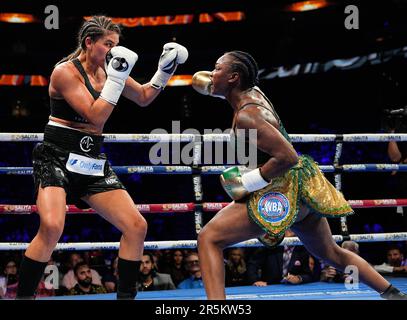 Detroit, Michigan, USA. 3rd June, 2023. Claressa Shields throws a punch against Maricela Cornejo during their Middleweight Championship fight at Little Caesars Arena in Detroit, Mi. June 3, 2023 (Credit Image: © David Donoher/ZUMA Press Wire) EDITORIAL USAGE ONLY! Not for Commercial USAGE! Stock Photo