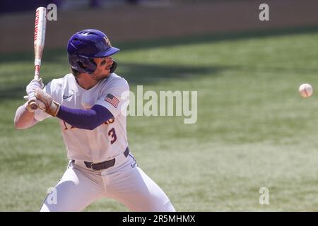 Baton Rouge, LA, USA. 4th June, 2023. LSU's Dylan Crews (3) watches as the ball comes towards the plate during NCAA Baseball Regional action between the Oregon State Beavers and the LSU Tigers at Alex Box Stadium, Skip Bertman Field in Baton Rouge, LA. Jonathan Mailhes/CSM/Alamy Live News Stock Photo