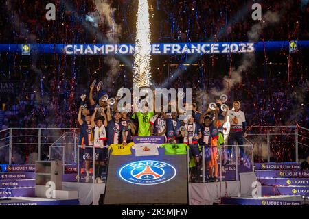 PARIS, FRANCE - JUNE 3: Kylian Mbappe, Achraf Hakimi of Paris Saint-Germain  in new nike kit for season 2023/24 during the Ligue 1 match between Paris  Stock Photo - Alamy