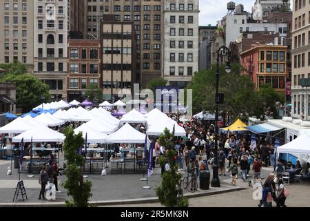 Petco's New Flagship at Manhattan's Landmark Tammany Hall Adopts 'Pet  Humanization' Store Model