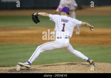 Baton Rouge, LA, USA. 4th June, 2023. LSU relief pitcher Gavin Guidry (1) delivers a pitch during NCAA Baseball Regional action between the Oregon State Beavers and the LSU Tigers at Alex Box Stadium, Skip Bertman Field in Baton Rouge, LA. Jonathan Mailhes/CSM/Alamy Live News Stock Photo