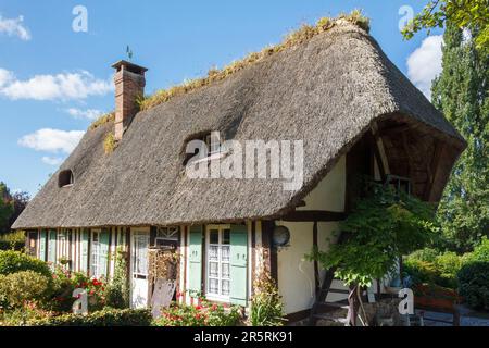 France, Eure, Saint-Sulpice-de-Grimbouville, Risle valley, Route des Chaumières loop, near Pont-Audemer, half-timbered town hall and thatched roof Stock Photo