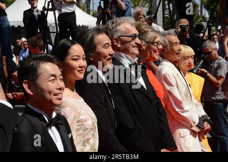 May 25, 2023, CANNES, France: CANNES, FRANCE - MAY 25: (L-R) Aoi Yamada, Min Tanaka, Donata Wenders, Director Koji Yakusho, Director Wim Wenders, Arisa Nakano, Producer Koji Yanai and guest attend the ''Perfect Days'' red carpet during the 76th annual Cannes film festival at Palais des Festivals on May 25, 2023 in Cannes, France. (Credit Image: © Frederick Injimbert/ZUMA Press Wire) EDITORIAL USAGE ONLY! Not for Commercial USAGE! Stock Photo