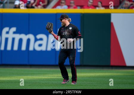 Chicago Cubs' Patrick Wisdom breaks his bat during a baseball game against  the Cincinnati Reds Saturday, Aug. 13, 2022, in Cincinnati. (AP Photo/Jeff  Dean Stock Photo - Alamy