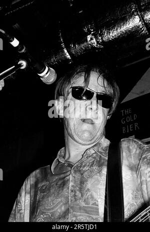 Dave Couse of Irish band A House playing live at Cardiff University on 10 October 1992. Photograph: Rob Watkins Stock Photo