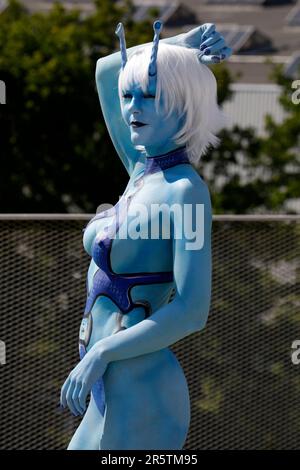 GEEK ART - Bodypainting and Transformaking: Star Trek photoshootig with Renee-Claire Meinhold as Andorian at the Expo Plaza in Hanover on Jun 04, 2023 - A project by photographer Tschiponnique Skupin and bodypainter Enrico Lein Stock Photo
