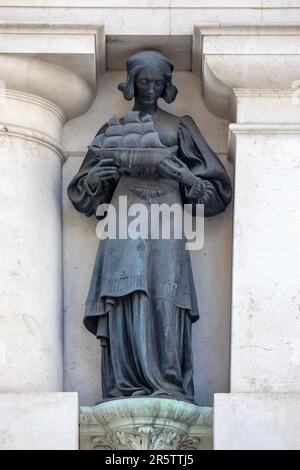 London, UK - March 23rd 2023: A sculpture on the exterior of the Lloyds Registry of Shipping, or Lloyds Register of Shipping headquarters, on Fenchurc Stock Photo