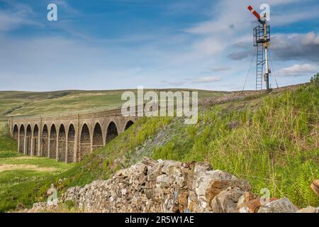 27.06.23 Garsdale Head,  Cumbria, UK. Dandry Mire Viaduct is a railway viaduct on the Settle & Carlisle line in Cumbria, It is just north of Garsdale Stock Photo