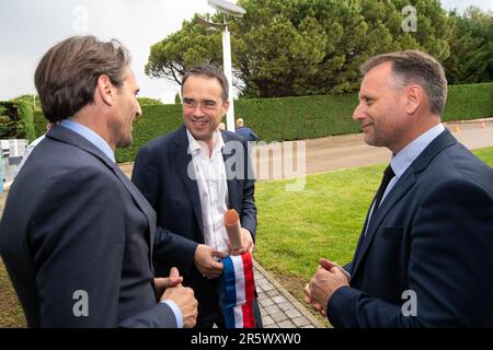 Venelles, France. 1st June, 2023. Arnaud Mercier (centre), Mayor of Venelles meets the management of the GCK Group's Formula F company in Venelles, France. Roland Lescure, Minister Delegate for Industry, visits Solution F, a member of the GCK group, specializing in the development of carbon-free solutions based on hydrogen technology for transport, in Venelles, France. (Credit Image: © Laurent Coust/SOPA Images via ZUMA Press Wire) EDITORIAL USAGE ONLY! Not for Commercial USAGE! Stock Photo