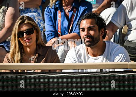 Paris, France. 04th June, 2023. Yoann HUGET and Arabella CHI during the eighth day of Roland-Garros 2023, Grand Slam tennis tournament, on June 04, 2023 at Roland-Garros stadium in Paris, France - Photo Matthieu Mirville/DPPI Credit: DPPI Media/Alamy Live News Stock Photo