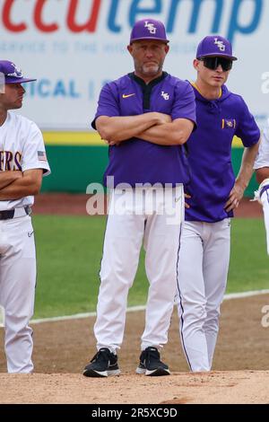 Baton Rouge, LA, USA. 4th June, 2023. LSU Pitching Coach Wes Johnson stands in the bull pen during NCAA Baseball Regional action between the Oregon State Beavers and the LSU Tigers at Alex Box Stadium, Skip Bertman Field in Baton Rouge, LA. Jonathan Mailhes/CSM/Alamy Live News Stock Photo