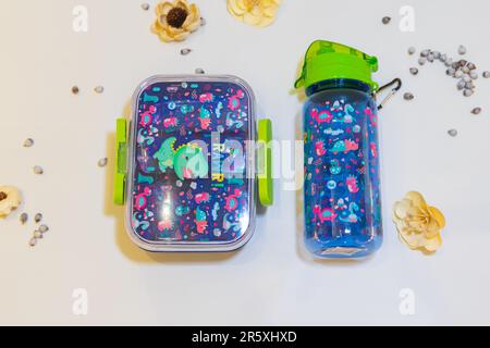 https://l450v.alamy.com/450v/2r5xhxd/this-animal-themed-water-bottle-and-lunch-box-set-for-school-is-perfect-for-kids-who-want-to-bring-their-meals-and-drinks-to-school-in-style-2r5xhxd.jpg