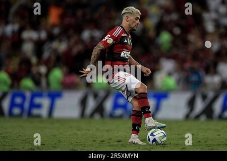 Rio De Janeiro, Brazil. 06th June, 2023. RJ - RIO DE JANEIRO - 05/06/2023 - BRAZILEIRO A 2023, VASCO X FLAMENGO - De Arrascaeta Flamengo player during a match against Vasco at the Maracana stadium for the BRAZILEIRO A 2023 championship. Photo: Thiago Ribeiro/AGIF/Sipa USA Credit: Sipa USA/Alamy Live News Stock Photo