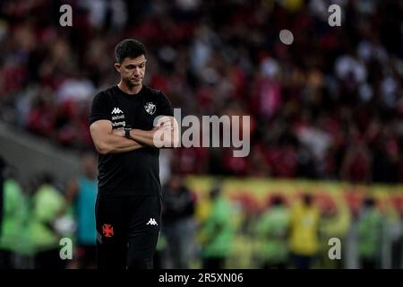 Rio De Janeiro, Brazil. 06th June, 2023. RJ - RIO DE JANEIRO - 05/06/2023 - BRAZILEIRO A 2023, VASCO X FLAMENGO - Mauricio Barbieri coach of Vasco during a match against Flamengo at the Maracana stadium for the BRAZILIAN A 2023 championship. Photo: Thiago Ribeiro/AGIF/Sipa USA Credit: Sipa USA/Alamy Live News Stock Photo