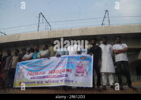 Dhaka, Bangladesh. 03rd June, 2023. Activists and students protest abolishing the Digital Security Act, 2018, a digital security law in front of Anti-Terrorism Raju Memorial Sculpture near Dhaka University. (Photo by MD Mehedi Hasan/Pacific Press) Credit: Pacific Press Media Production Corp./Alamy Live News Stock Photo