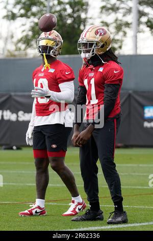 San Francisco 49ers wide receiver Tay Martin (83) runs with the ball during  the NFL football team's training camp in Santa Clara, Calif., Monday, Aug.  1, 2022. (AP Photo/Josie Lepe Stock Photo - Alamy