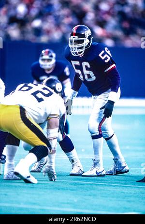 Lawrence Taylor, #56 NY Giants,1984 vs Kansas City Chiefs Stock Photo -  Alamy