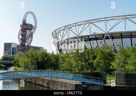 The Queen Elizabeth Olympic Park on a sunny day with the West Hams London Stadium in the distance. London - 4th June 2023 Stock Photo