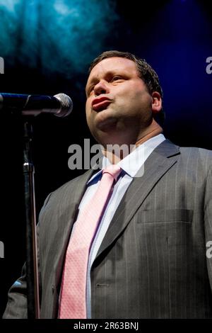 Britain’s Got Talent star Paul Potts rehearses for the fund-raising concert To Christchurch with Love, Bruce Mason Theatre, Auckland, New Zealand, Thu Stock Photo