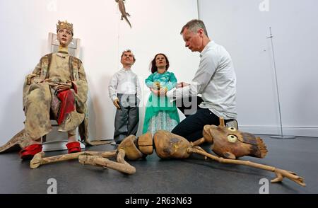 Magdeburg, Germany. 06th June, 2023. Theater puppets like these are prepared by set designer Christian Beck for a special exhibition. With the special exhibition 'And then alive: The World of Hagen Tilp,' two dozen theater puppets are on display. These impressive character puppets have already entered puppet and acting stages of major theaters. The creative process behind these puppets is fascinating and requires many working steps which will be shown in the special exhibition. Credit: Matthias Bein/dpa/Alamy Live News Stock Photo