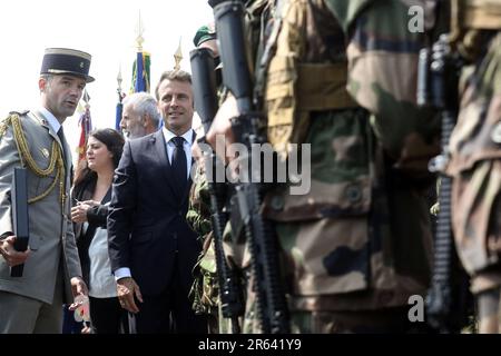 Le président de la république, Emmanuel Macron assiste à une cérémonie en hommage aux 177 membres français du Commando Kieffer lors de la cérémonie de tradition en mémoire du débarquement des commandos marine français à Colleville-Montgomery, France, le 6 juin 2023. French President Emmanuel Macron during a ceremony in tribute to the 177 French members of the 'Commando Kieffer' Fusiliers Marins commando unit who took part in the Normandy landings, as part of the 79th anniversary of the World War II 'D-Day' Normandy landings, in Colleville-Montgomery, Normandy, France, on June 6, 2023. Photo by Stock Photo