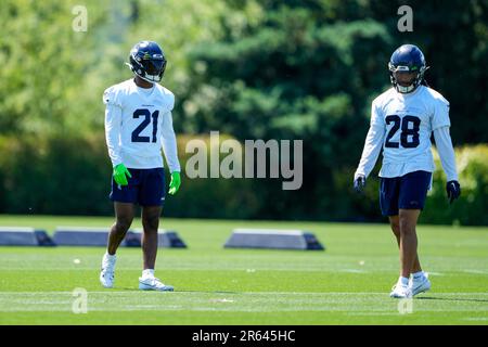 Seattle Seahawks linebacker Nick Bellore (44) talks with safety Jonathan  Sutherland (28) during the NFL football team's training camp, Thursday,  Aug. 3, 2023, in Renton, Wash. (AP Photo/Lindsey Wasson Stock Photo - Alamy