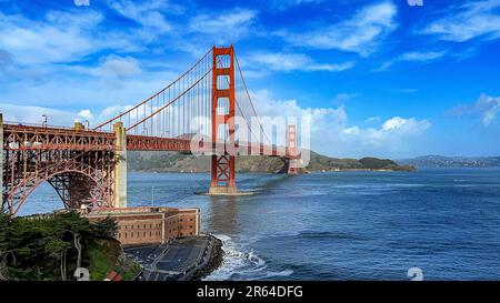 The Golden Gate Bridge seen from its great viewpoint over the bay of the city of San Francisco, USA. Emblematic bridge of the U.S. state of California Stock Photo