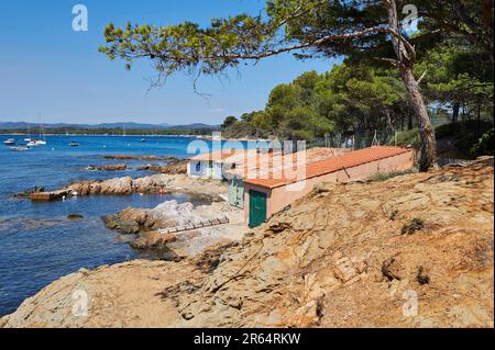 Bormes-les-Mimosas (south-eastern France): fishing hut near the Cabasson beach Stock Photo