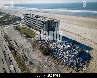 Soulac-sur-Mer (central-western France) on February 8, 2023: demolition work, dismantling of the building Le Signal. The building has become a symbol Stock Photo