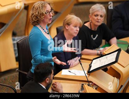 Scottish Government's circular economy minister Lorna Slater making a statement to MSPs in the Scottish Parlaiment, Edinburgh , on the planned deposit return scheme. Picture date: Wednesday June 7, 2023. Stock Photo