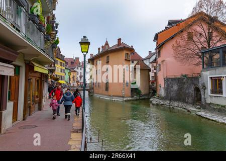 Annecy, France - January 29, 2022: Scenic view of the beautiful canals and historic buildings in the old town of Annecy, Rhone-Alpes, France. Stock Photo