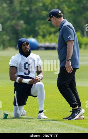 Chicago Bears Jaquan Brisker 9 Leaps Editorial Stock Photo - Stock Image