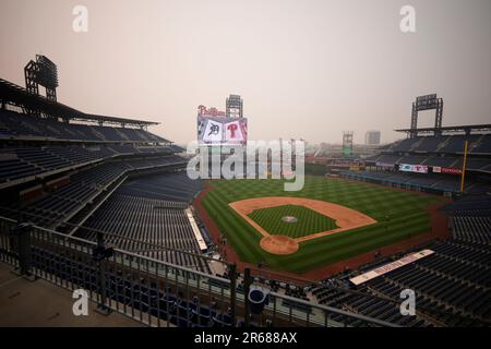 Phillies-Tigers game not postponed due to Philly's air quality