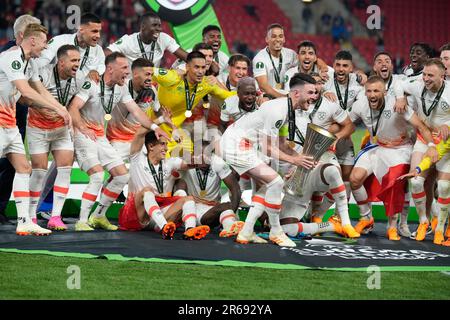 June 8, 2023, Prague, VrÅ¡ovice, Czech Republic: DECLAN RICE, of West Ham United, lifts the trophy and celebrates with his teammates after the UEFA Europa Conference League Final match between ACF Fiorentina and West Ham United, on June 7, 2023 in Prague, Czech Republic (Credit Image: © Alexandra Fechete/ZUMA Press Wire) EDITORIAL USAGE ONLY! Not for Commercial USAGE! Stock Photo