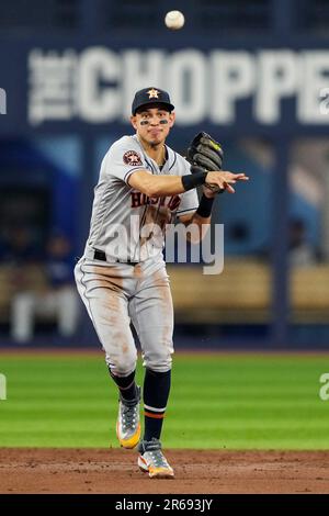 Houston Astros shortstop Mauricio Dubon (14) batting in the bottom