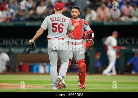 Willson Contreras congratulates brother on division title